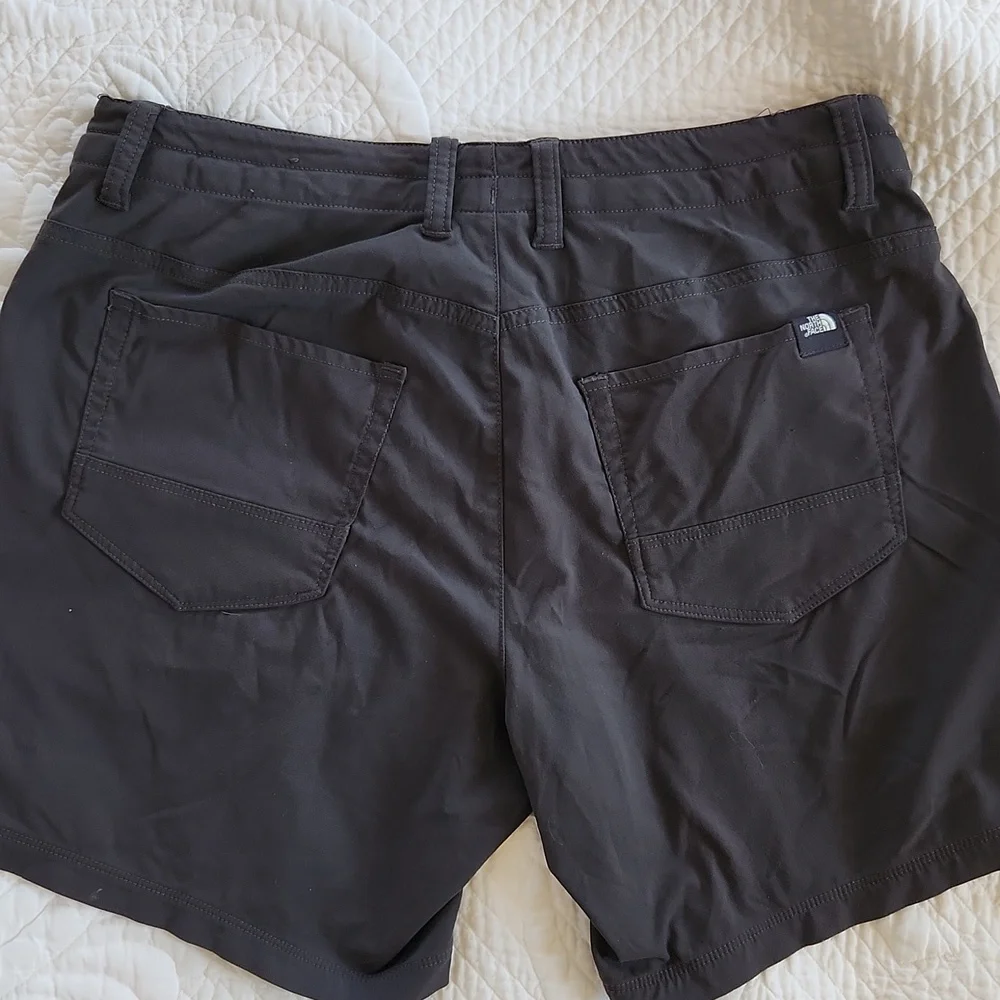 Shorts - Picture 3 of 4